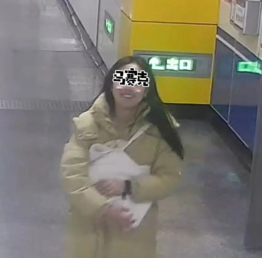 DƬ